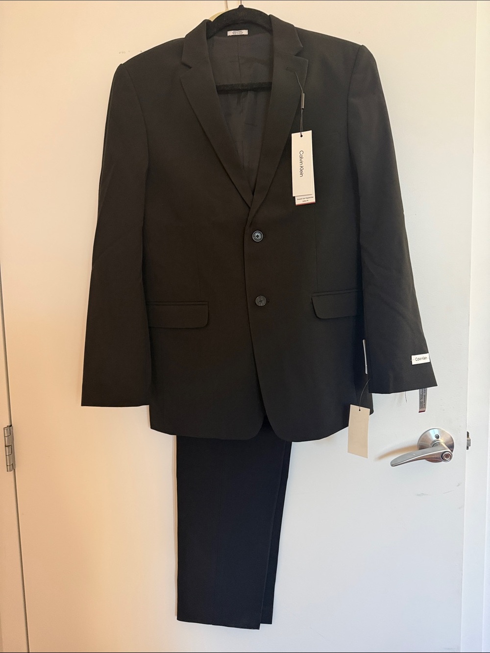 Calvin Klein teens:junior Black Single-Breasted Two-Button Suit size 20
